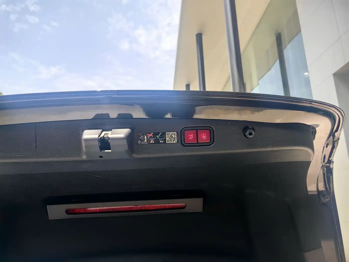 Mercedes-Benz E-Class New Energy 2024 E 350 e L Plug-in Hybrid Sedan фото 18