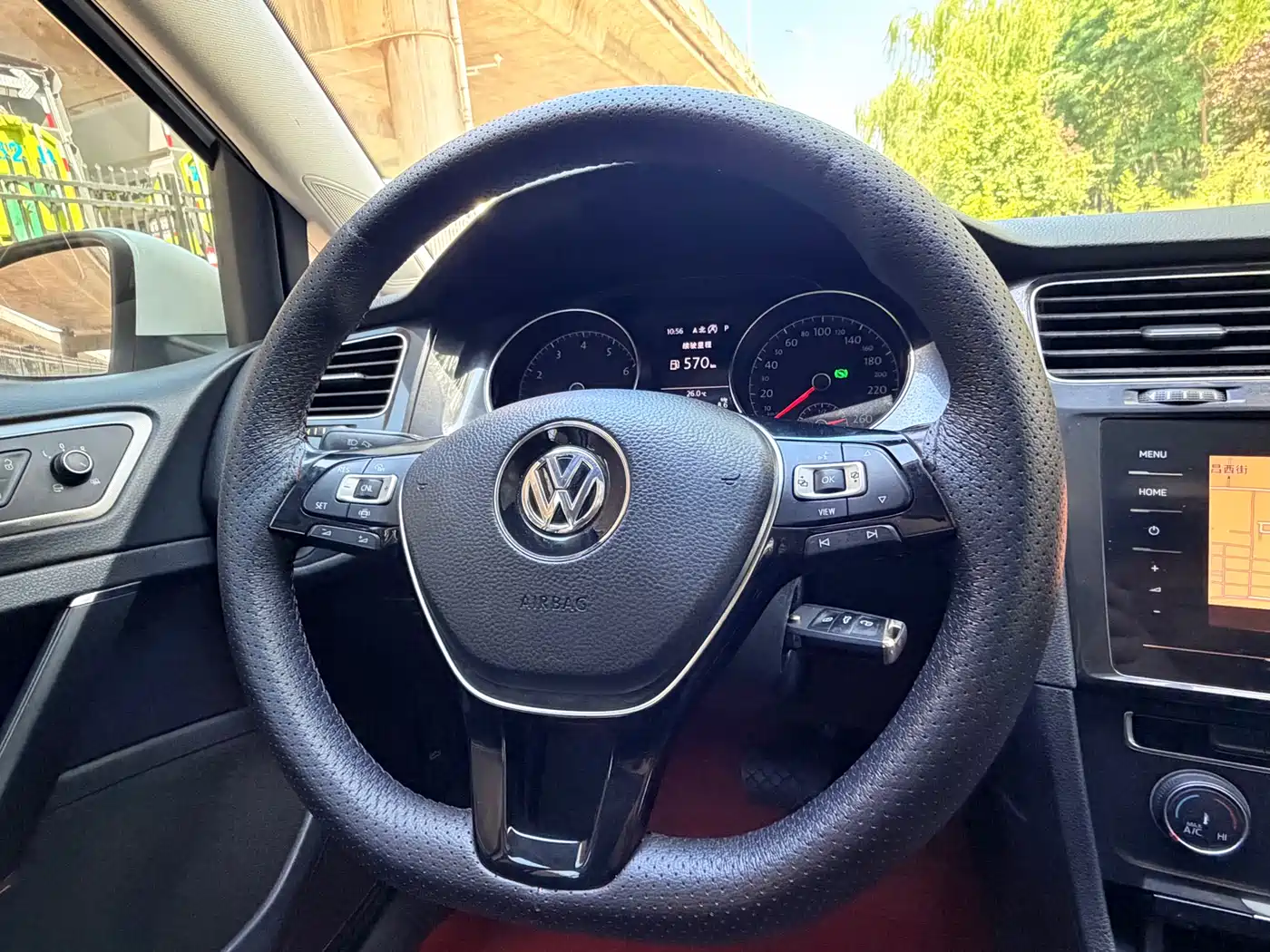 Volkswagen Golf 2020 200TSI DSG Comfort фото 10
