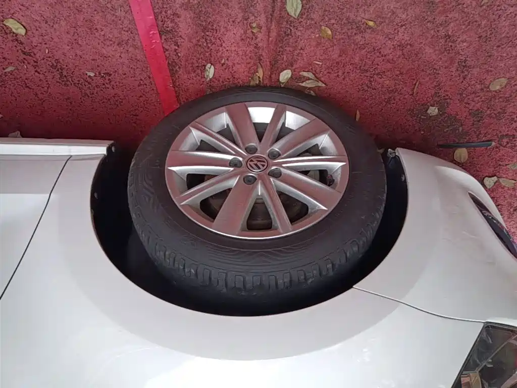 Volkswagen Polo 2014 1.6L Automatic Comfort Edition фото 23