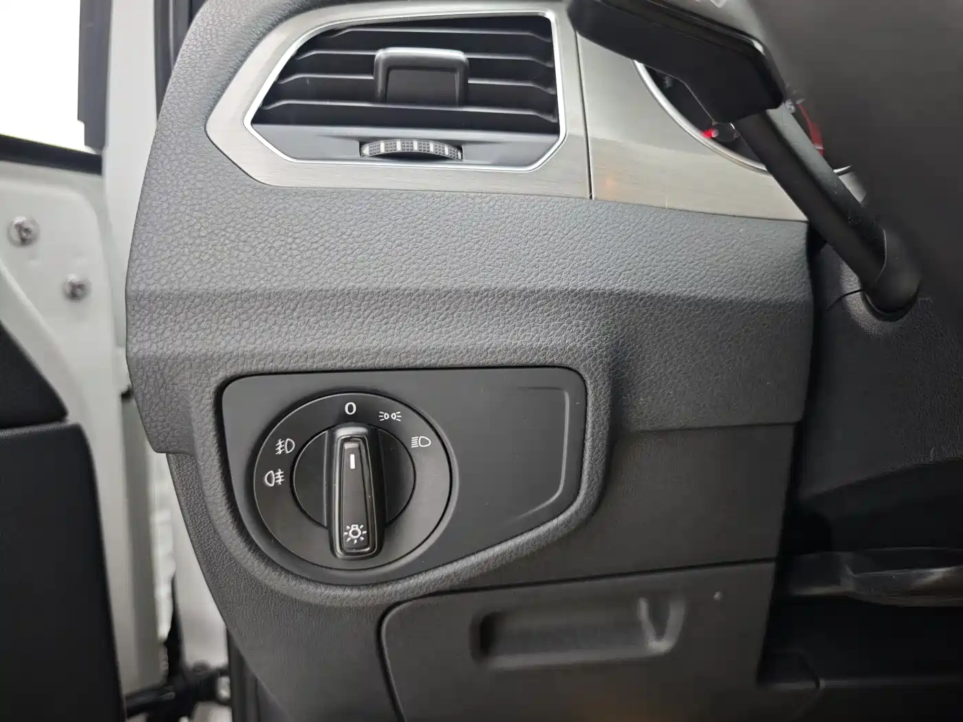 Volkswagen Golf Sportsvan 2018 1.6L Automatic Comfort фото 26