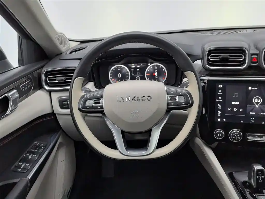 Lynk & Co 02 2019 1.5T DCT 2WD Shine Pro Edition China VI фото 11