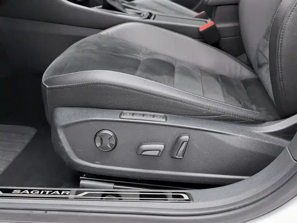 Volkswagen Sagitar 2021 280TSI DSG Luxury Smart Connect фото 20
