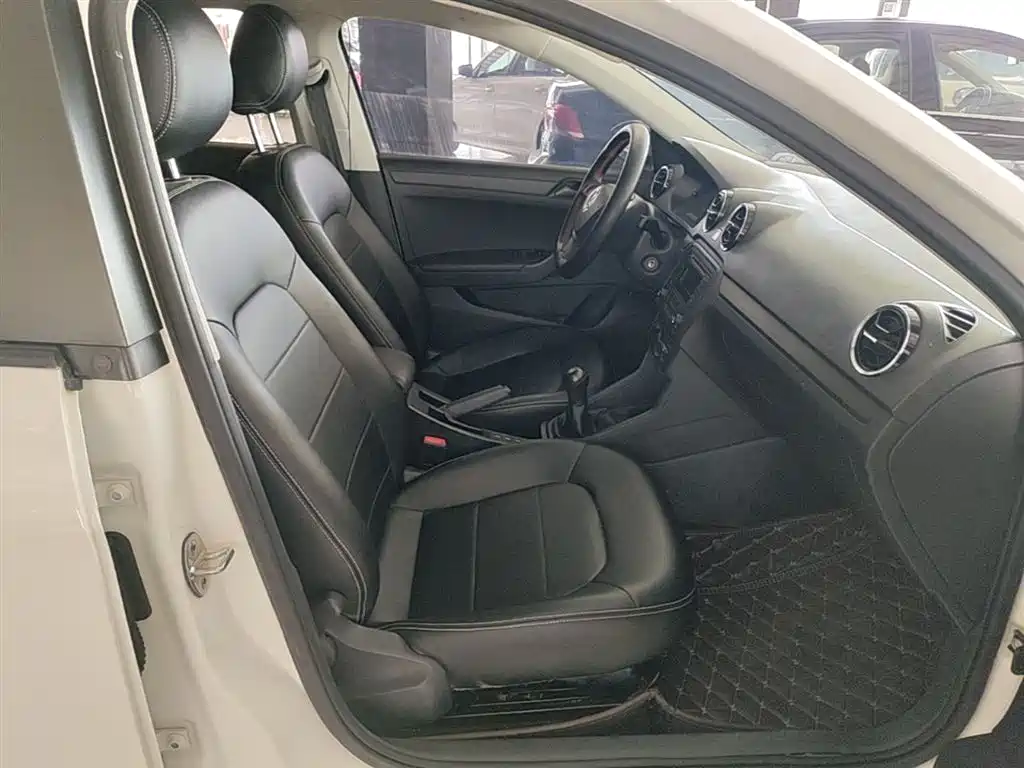 Volkswagen Jetta 2017 1.4L Manual Fashion фото 25