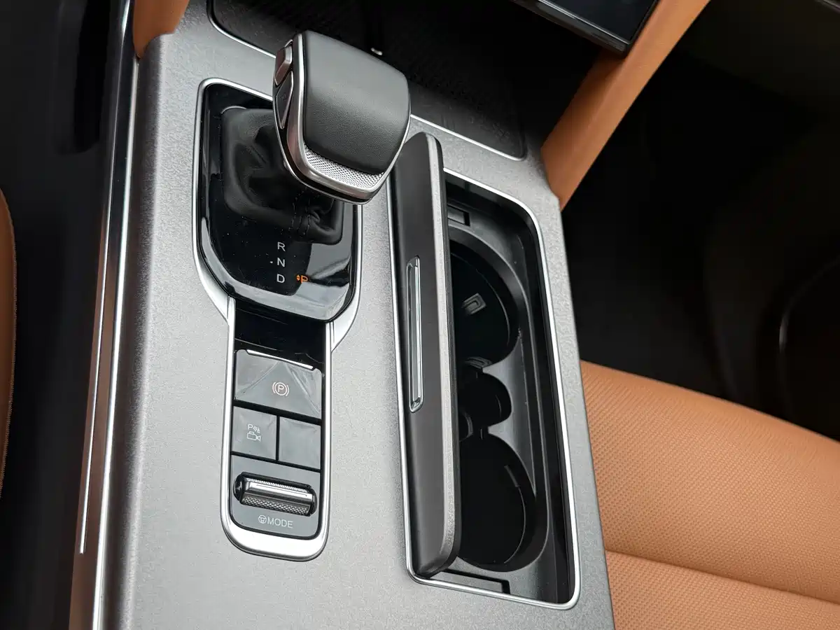 Hongqi HS7 PHEV 2025 2025 Revised Model 2.0T PHEV 4WD 2 Million Units Commemorative Edition 6-Seater