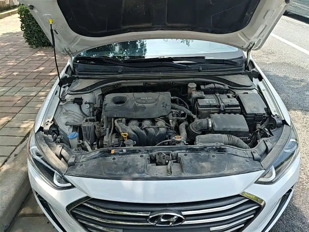 Hyundai Elantra 2016 Model 1.6L Automatic Smart Elite фото 20