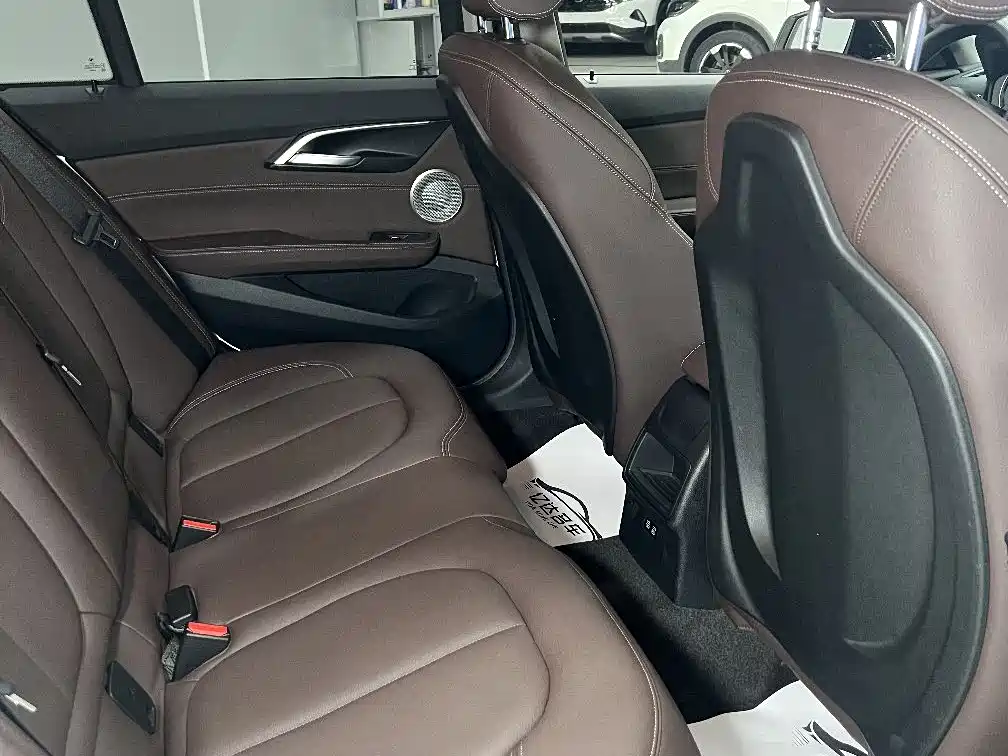 BMW 1 Series 2022 120i M Sport Shadow Edition фото 21