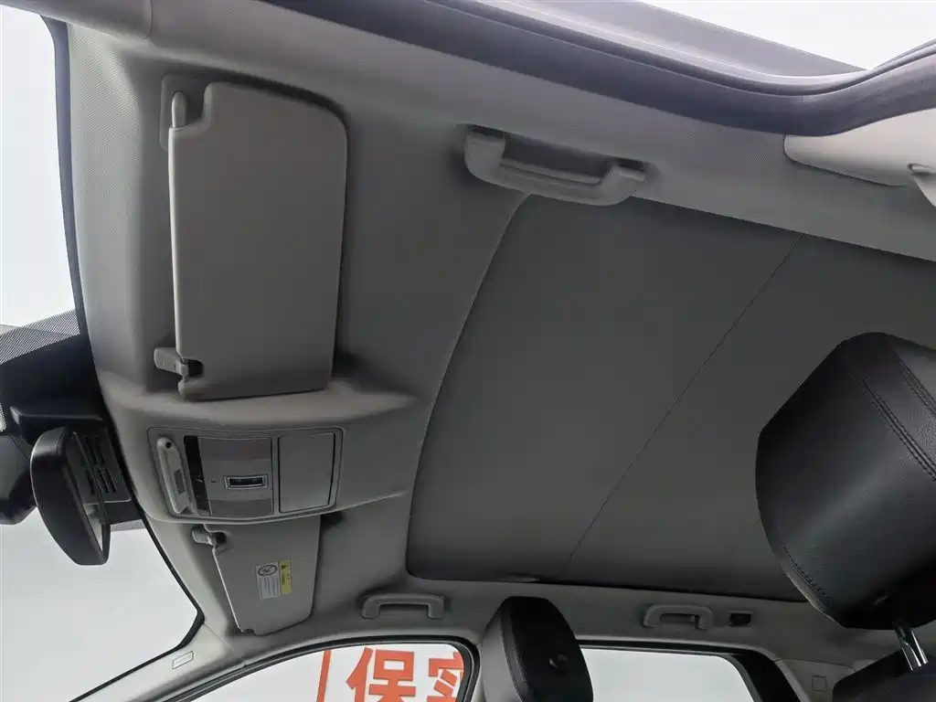 Land Rover Discovery Sport 2016 2.0T HSE фото 14
