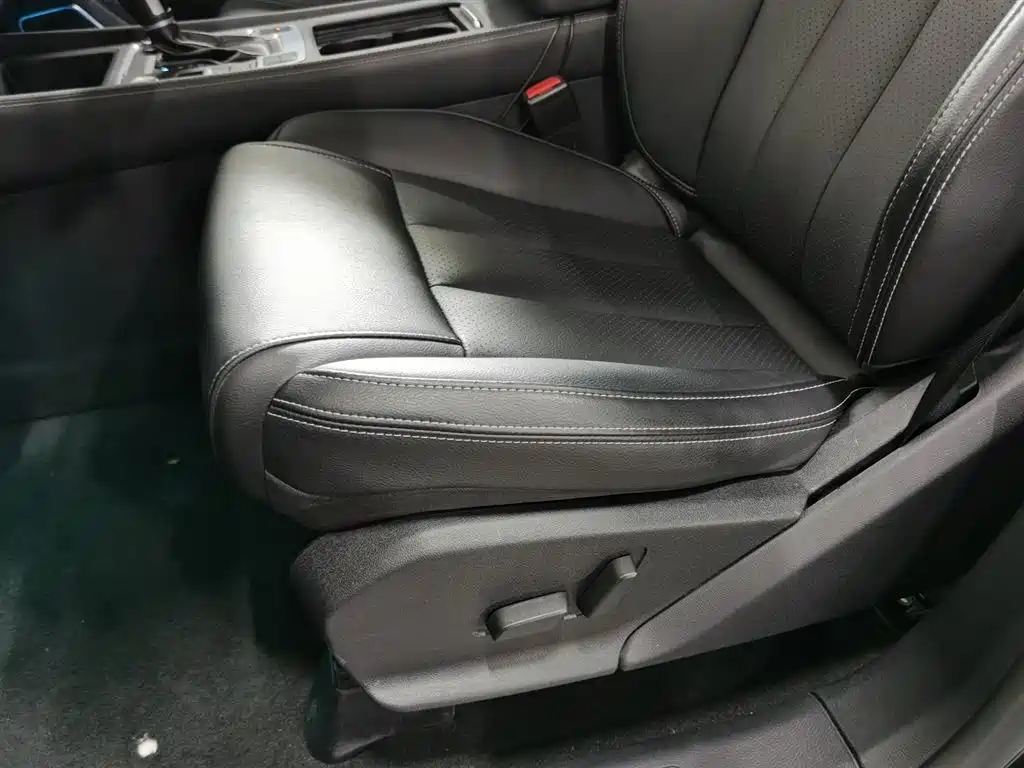 BYD Tang 2018 2.0T Automatic Smart Connection Noble Edition 7-Seater China V фото 20