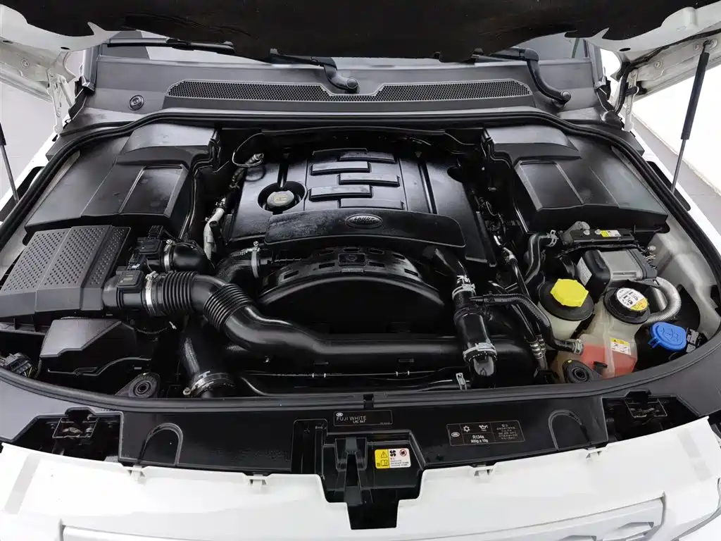 Land Rover Discovery 2013 3.0 SDV6 HSE Diesel фото 6