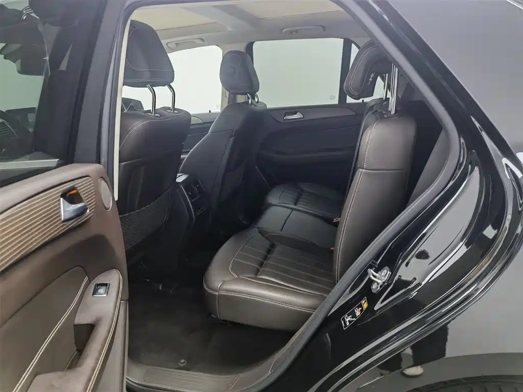 Mercedes-Benz GLE 2019 GLE 400 4MATIC Collector's Edition (Special Configuration) фото 15