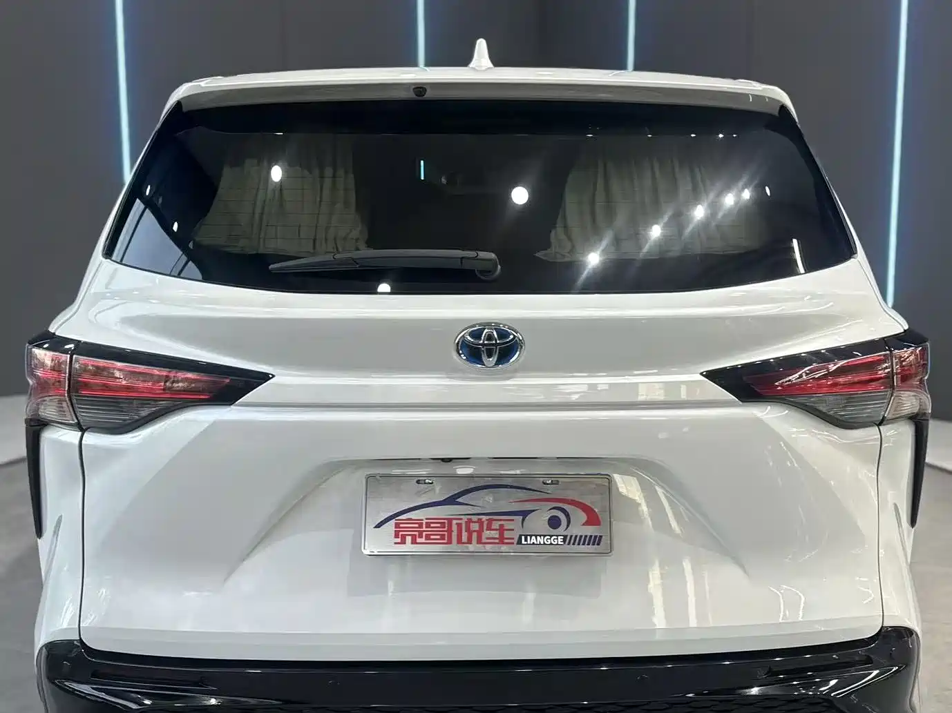 Toyota Sienna 2021 2.5L Hybrid Comfort Edition фото 8