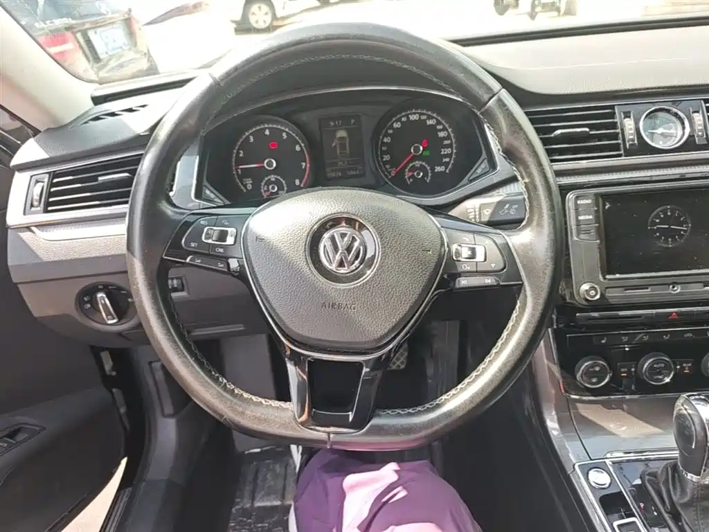 Volkswagen Passat 2017 330TSI DSG Prestige фото 11