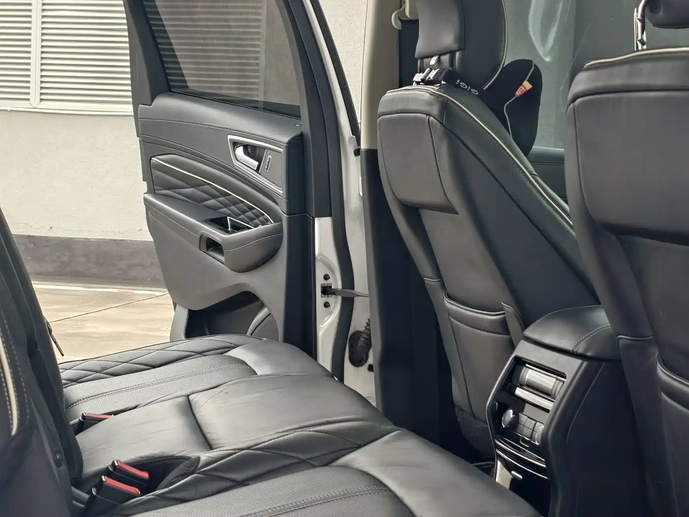 Photo 28 - Ford Edge