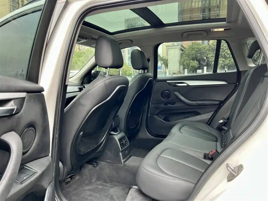 BMW X1 2019 sDrive18Li Fashion Model фото 6