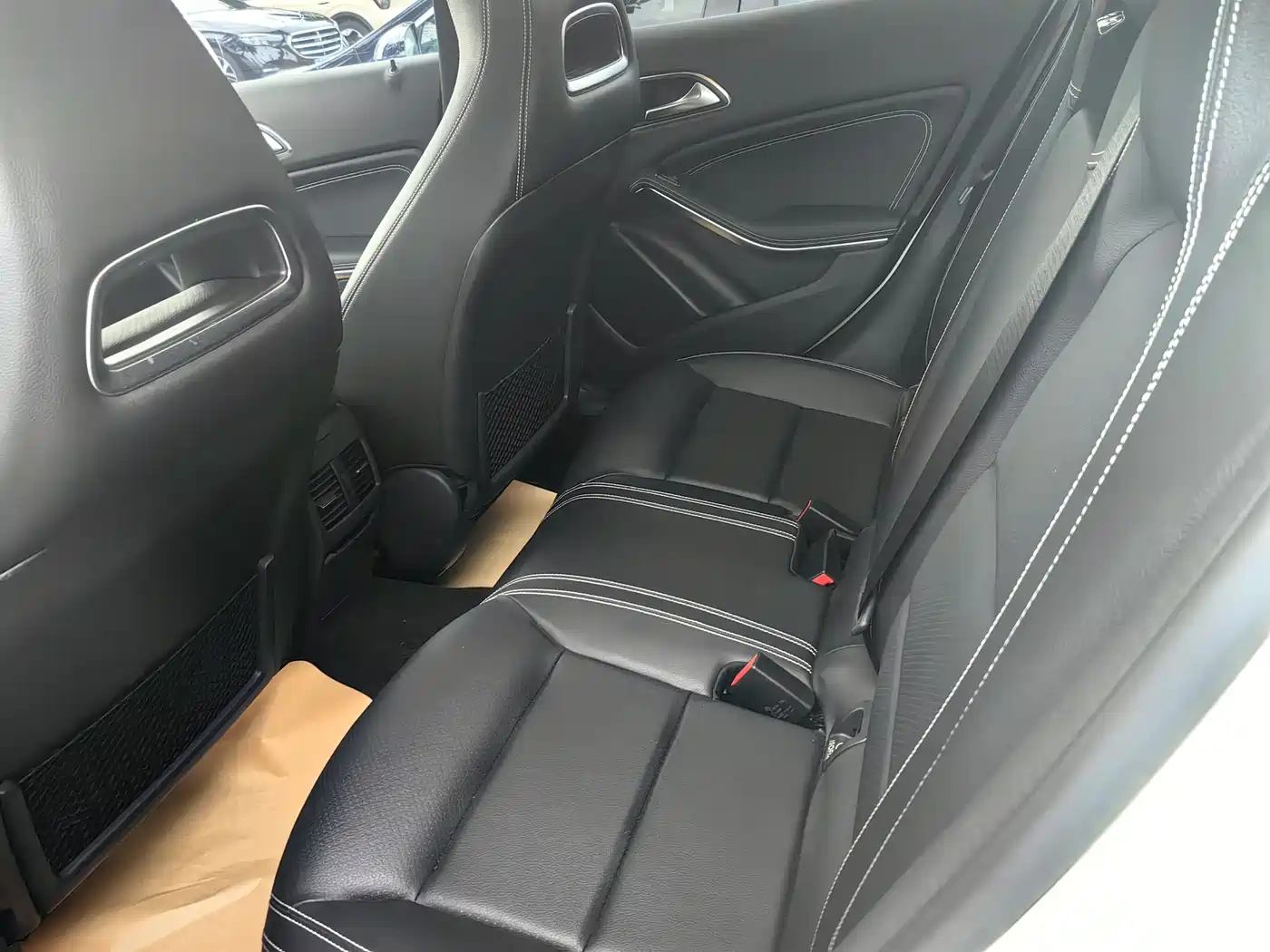Mercedes-Benz GLA 2017 GLA 200 Dynamic фото 16