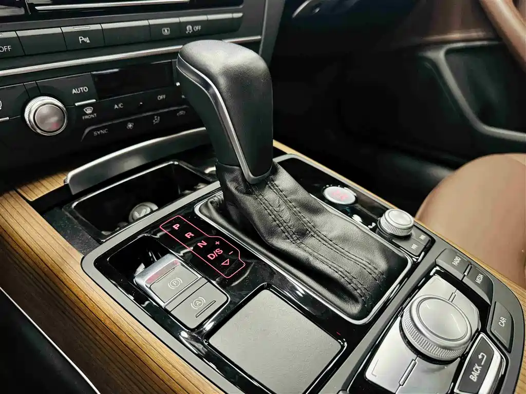 Audi A6L 2018 30th Anniversary 30 FSI Style фото 15