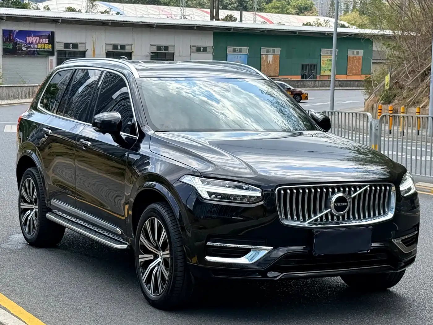 VOLVO XC90