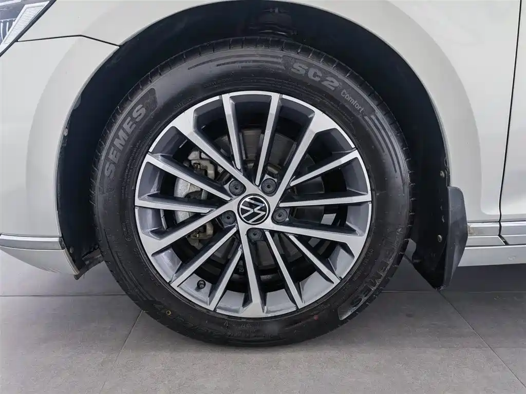 Volkswagen Magotan 2020 330TSI DSG Luxury фото 17
