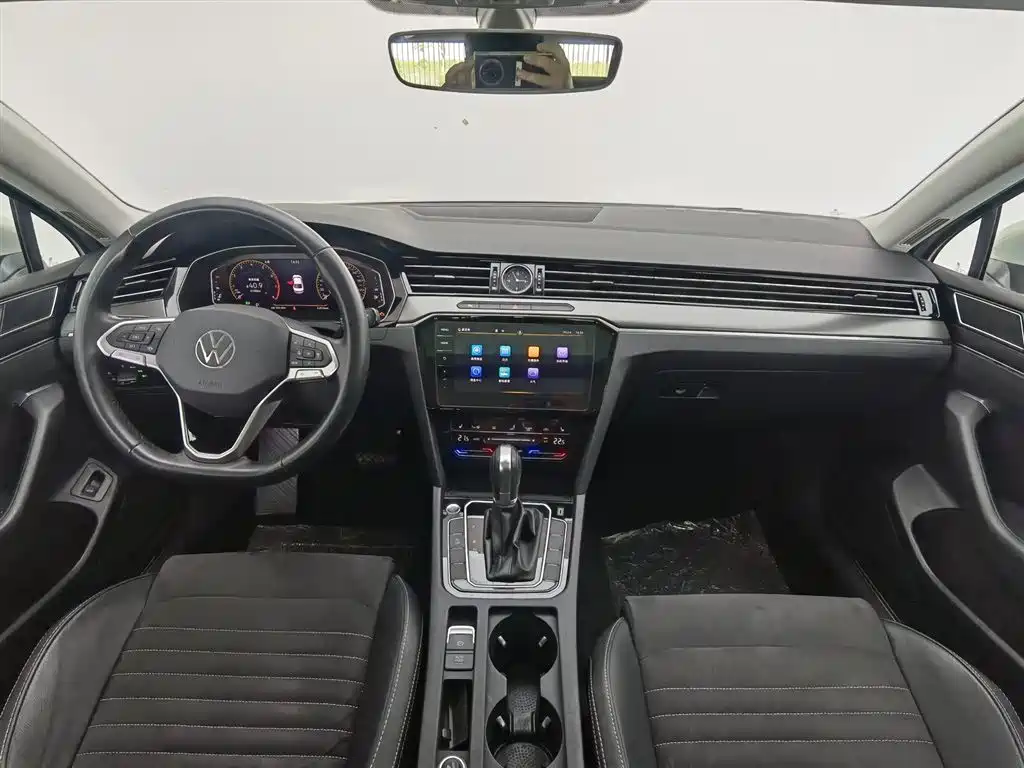 Volkswagen Magotan 2020 330TSI DSG Luxury фото 5