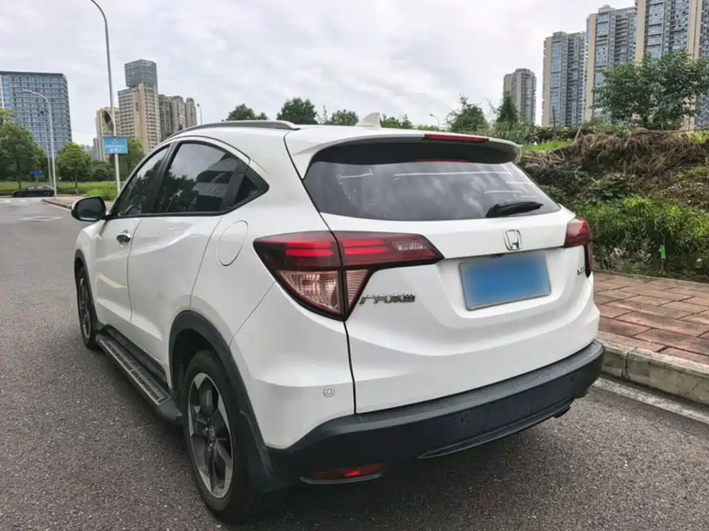 Honda Vezel 2015 2015 1.8L CVT FWD Luxury