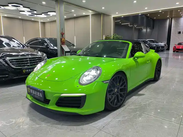 PORSCHE 911