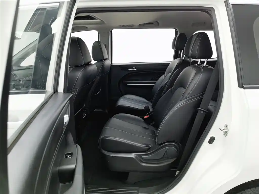 GAC Trumpchi Trumpchi M6 2021 270T DCT Luxury Edition (7-Seater) фото 15