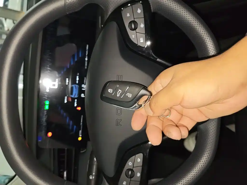 Фото 9 - Roewe i5