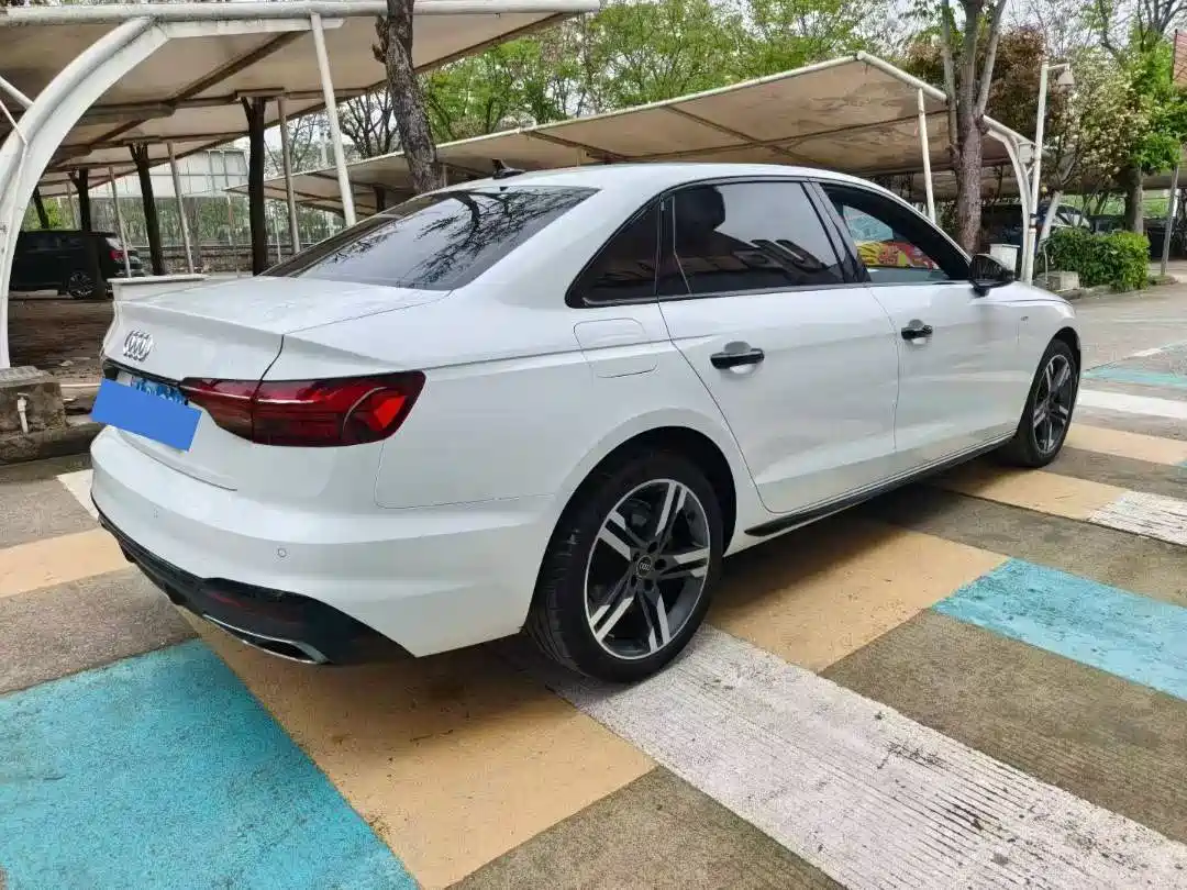 Audi A4L 2022 40 TFSI Luxury Dynamic фото 9