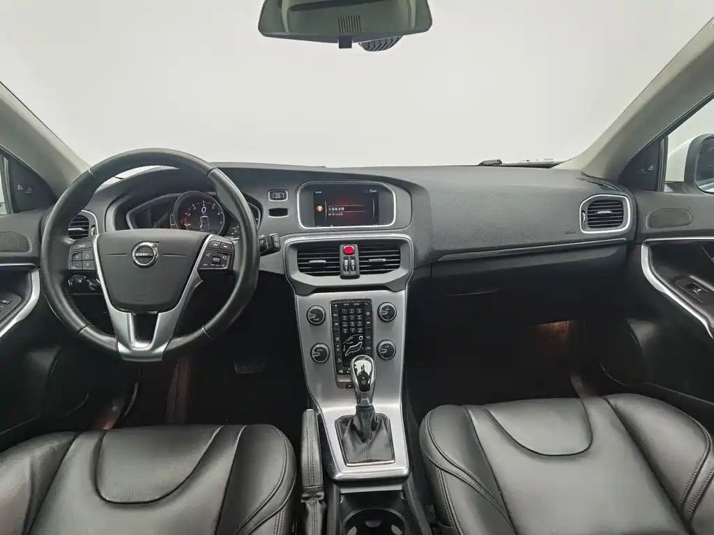 Photo 5 - Volvo V40