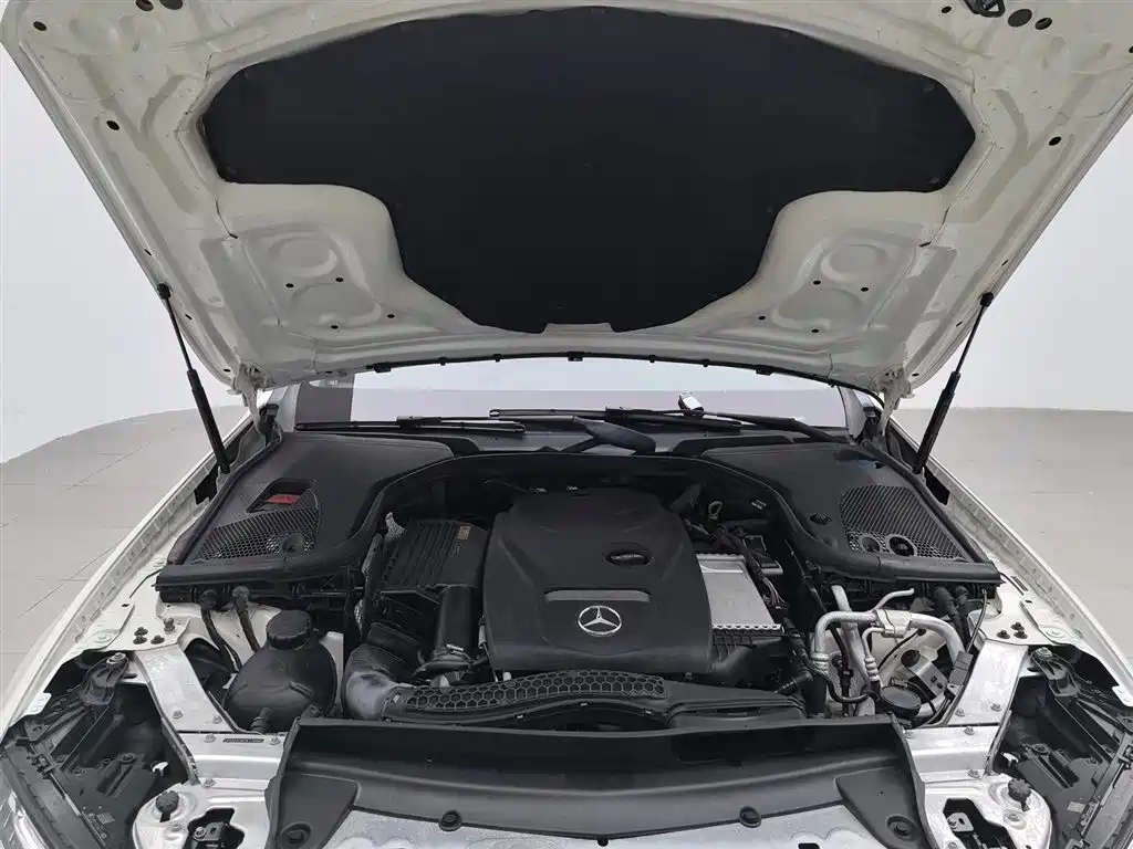 Mercedes-Benz E-Class 2016 E 200 L Sport Type фото 6