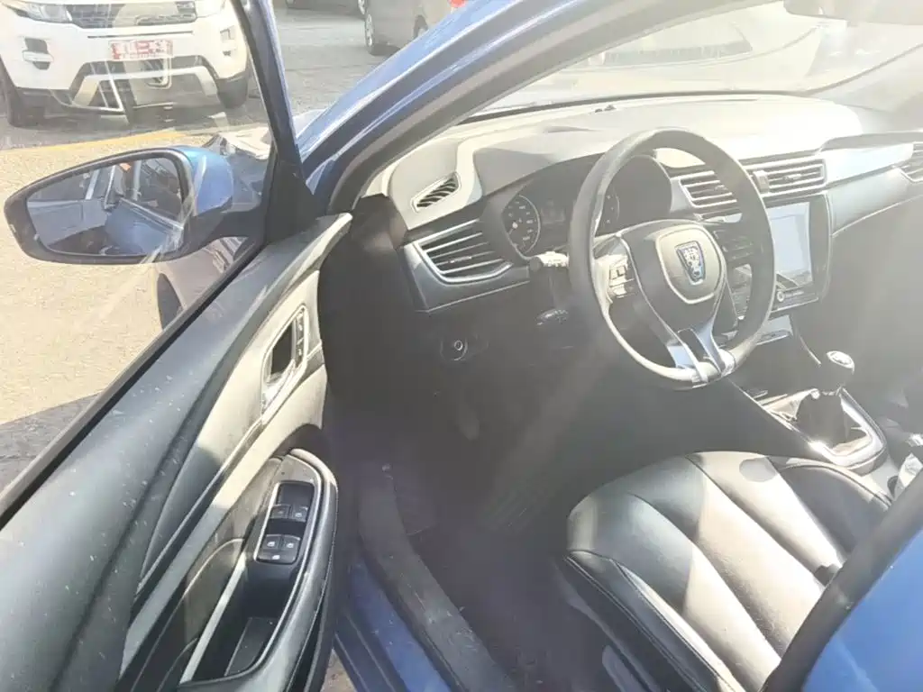 Roewe i5 2019 2019 1.5L Manual 4G Langhao Edition