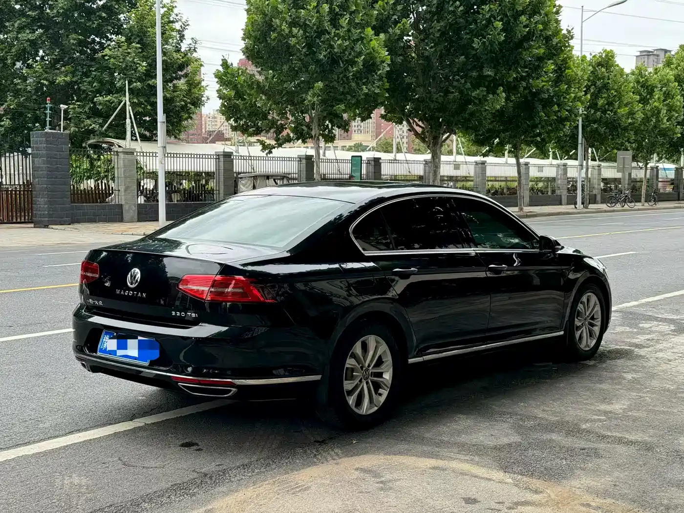 Volkswagen Magotan 2018 Facelift 330TSI DSG Luxury фото 4