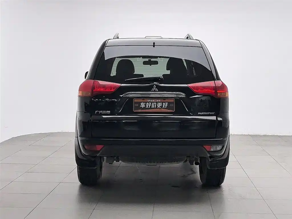 Mitsubishi Pajero Sport 2013 3.0L Automatic 2WD Luxury фото 4