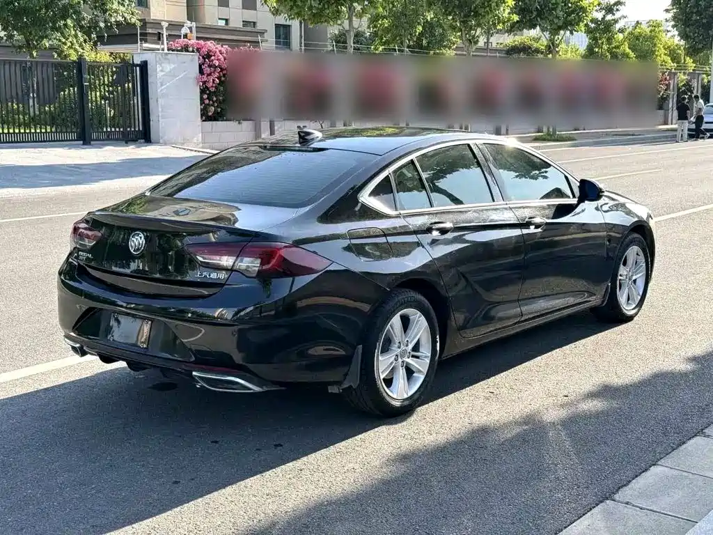 Фото 9 - Buick Regal