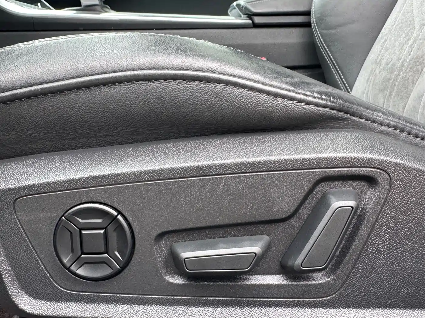 Audi A6L 2019 40 TFSI Luxury Dynamic фото 17