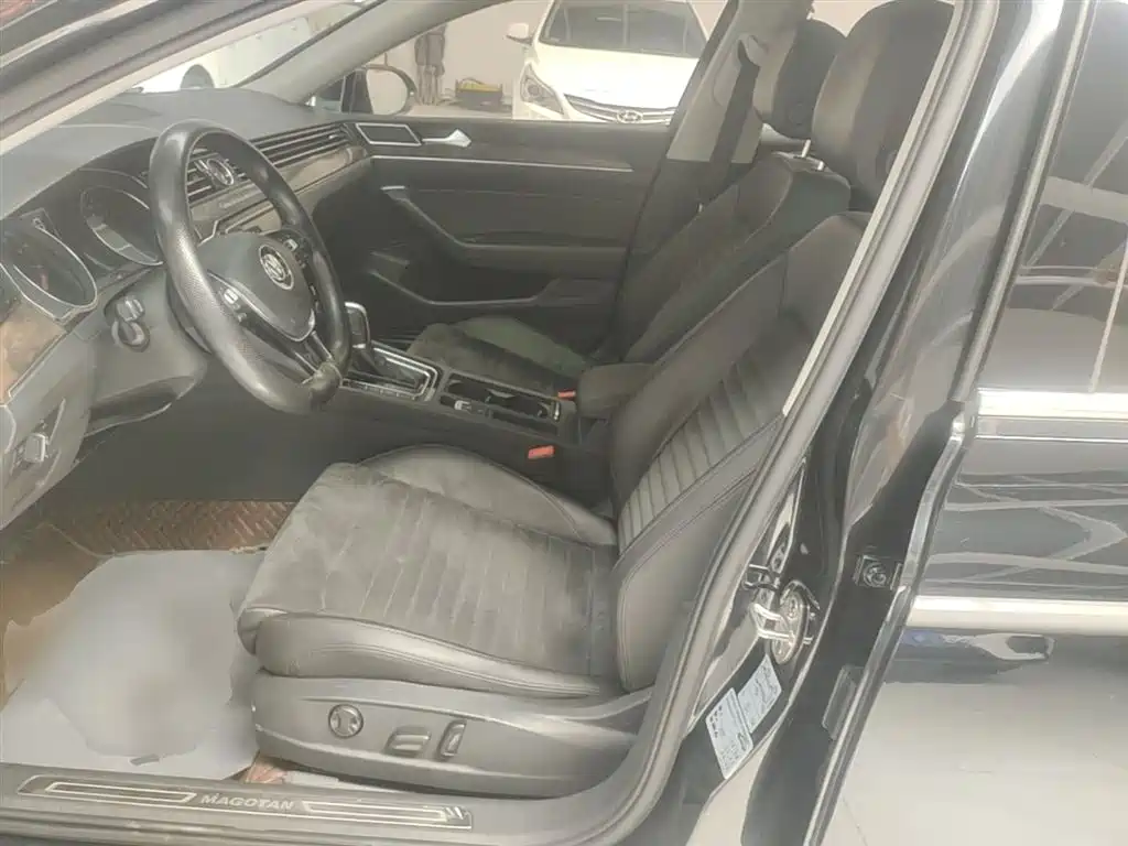 Volkswagen Magotan 2017 330TSI DSG Luxury фото 15