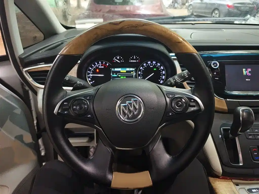 Buick GL8 2018 ES 28T Comfort Type China VI фото 3
