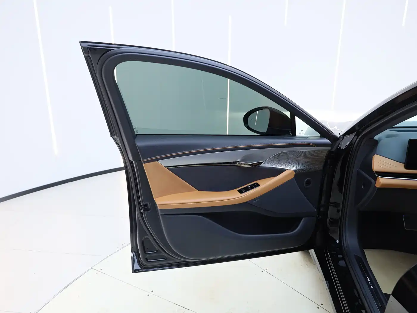 Voyah Auto VOYAH Zhuiguang 2024 PHEV AWD Ultra Long Range Flagship фото 19