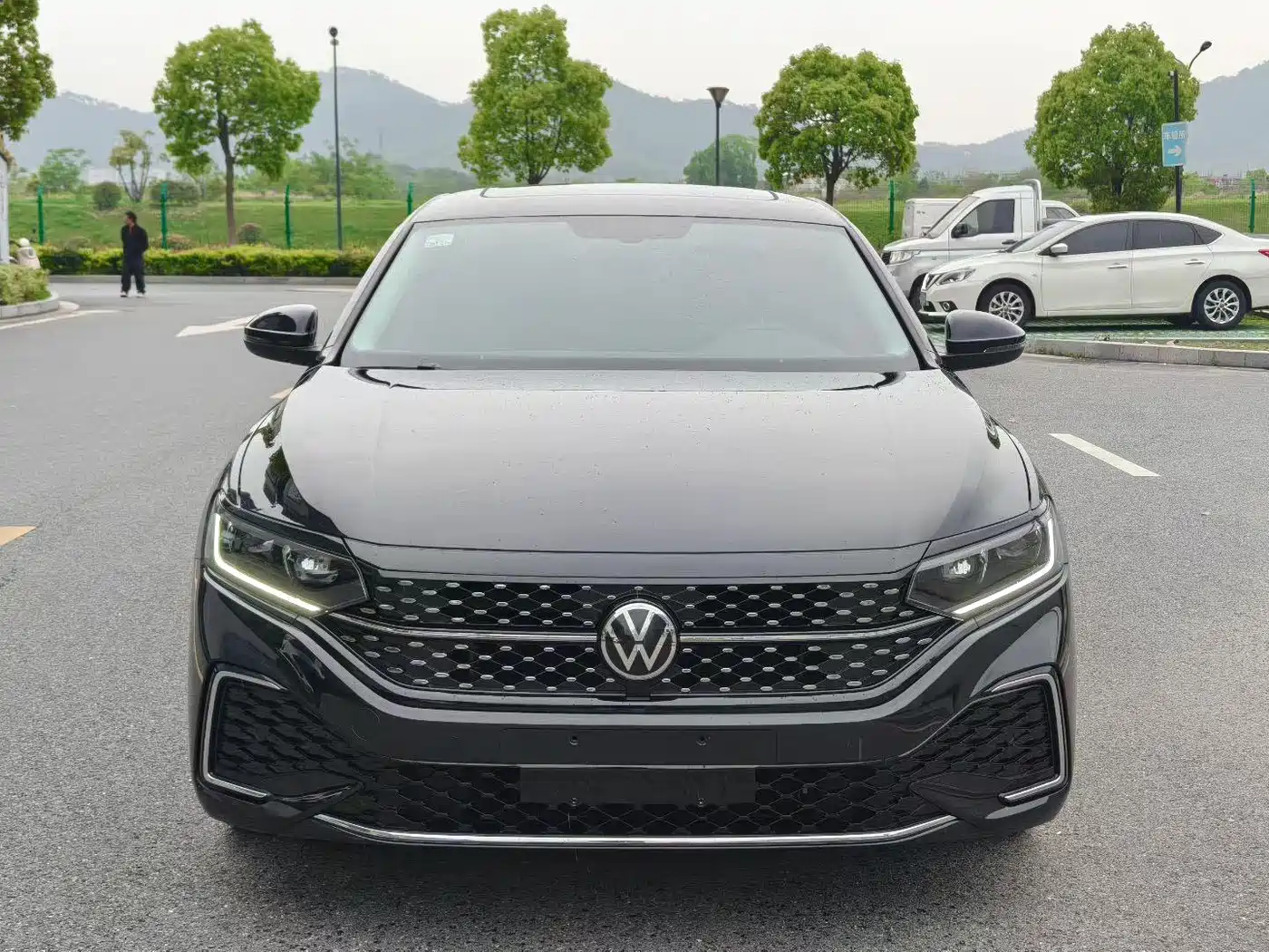 Volkswagen Passat 2024 380TSI Dragon Soaring Edition фото 2