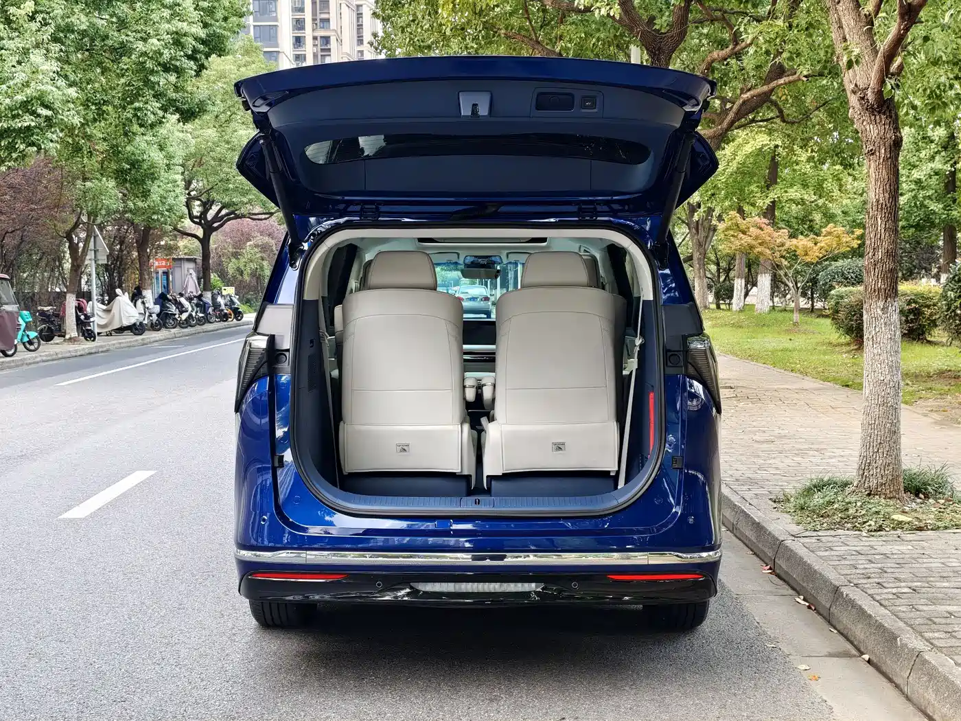 BUICK GL8 NEW ENERGY