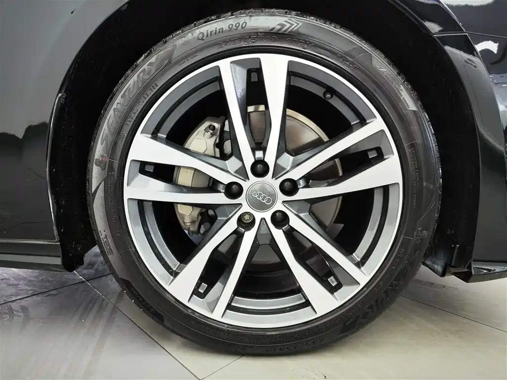 Audi A6L 2021 40 TFSI Luxury Sport фото 10