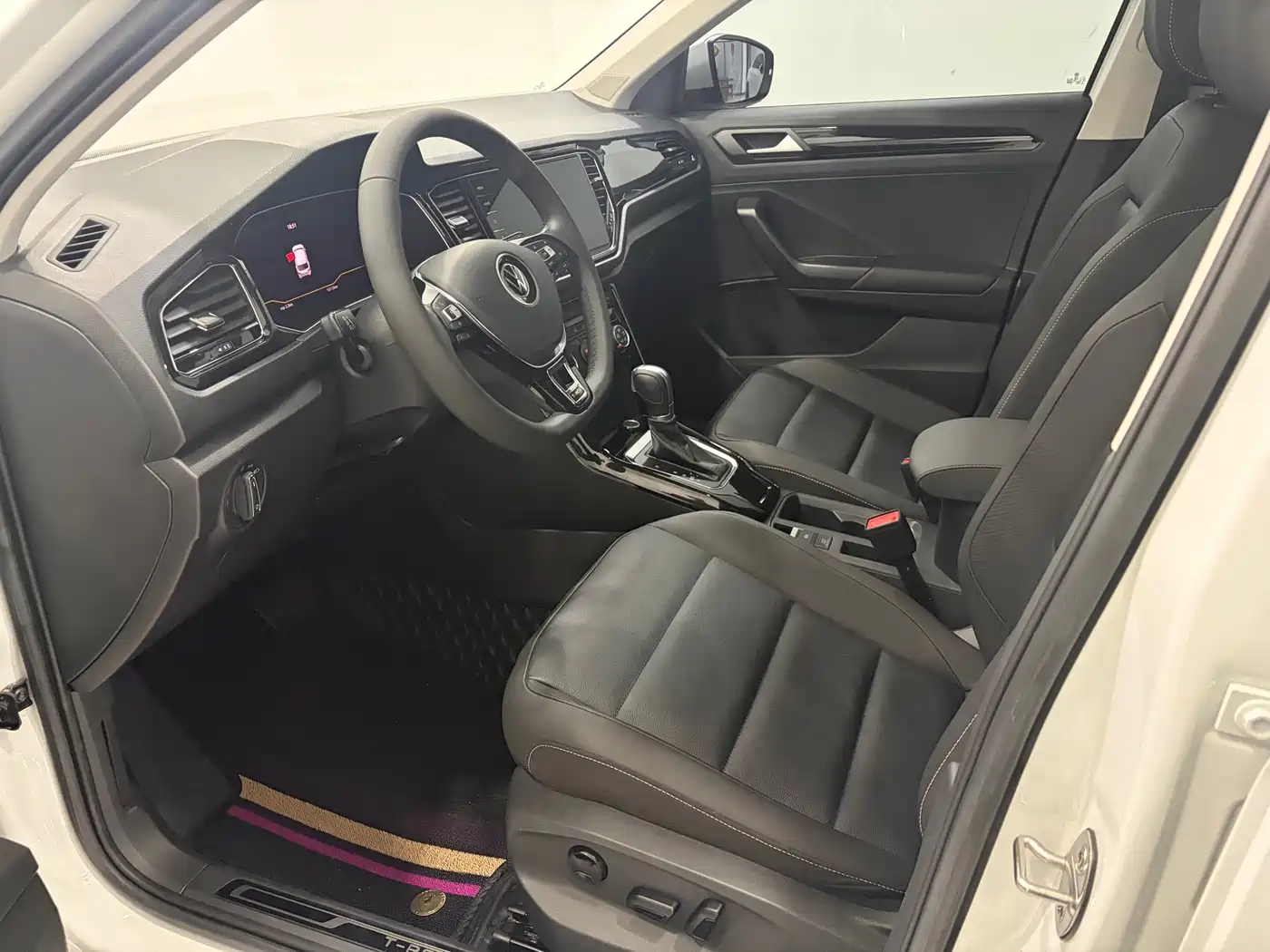 Volkswagen T-ROC 2022 280TSI DSG 2WD Comfort PLUS фото 6