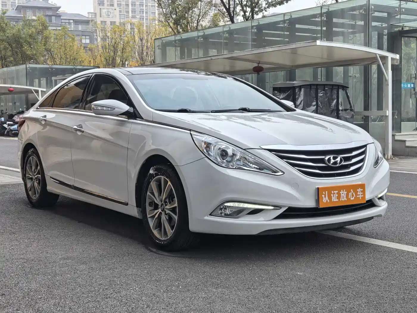 Hyundai Sonata 2014 2.4L Automatic Leading Edition China IV фото 3