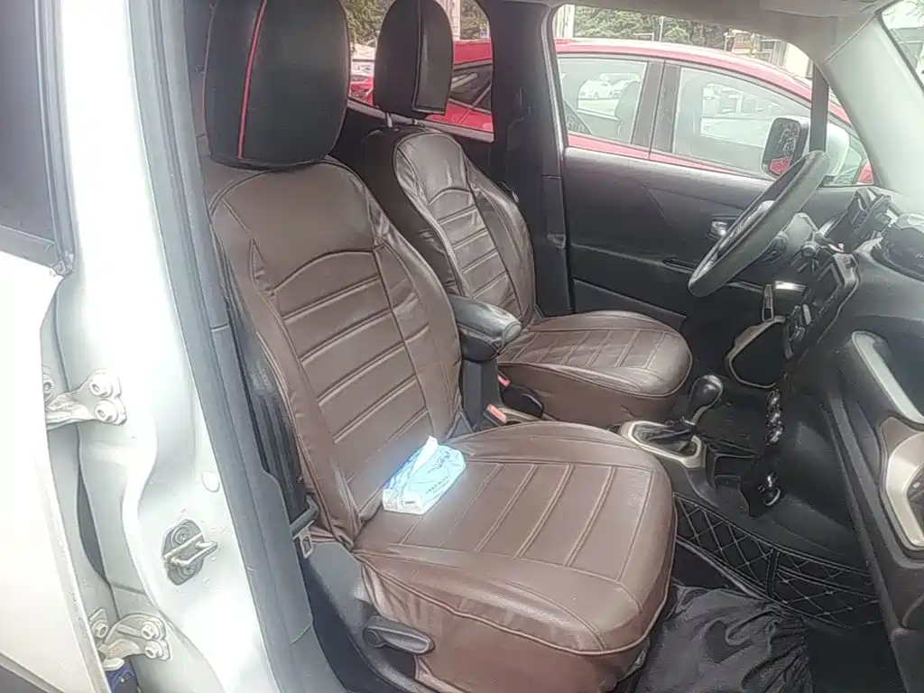 Фото 25 - Jeep Renegade