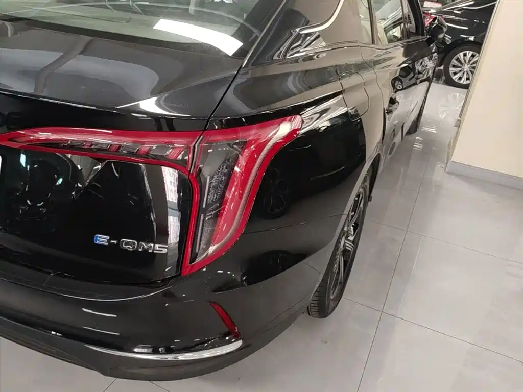 Hongqi E-QM5 2023 Facelift Basic Travel Edition фото 24