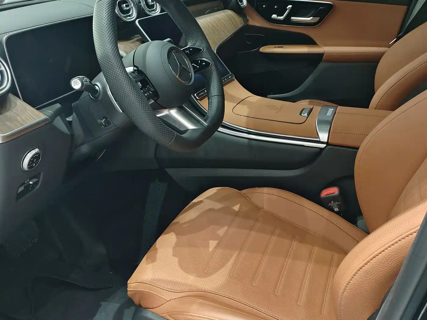 Mercedes-Benz GLC 2025 GLC 300 L 4MATIC Dynamic 5-seater фото 4