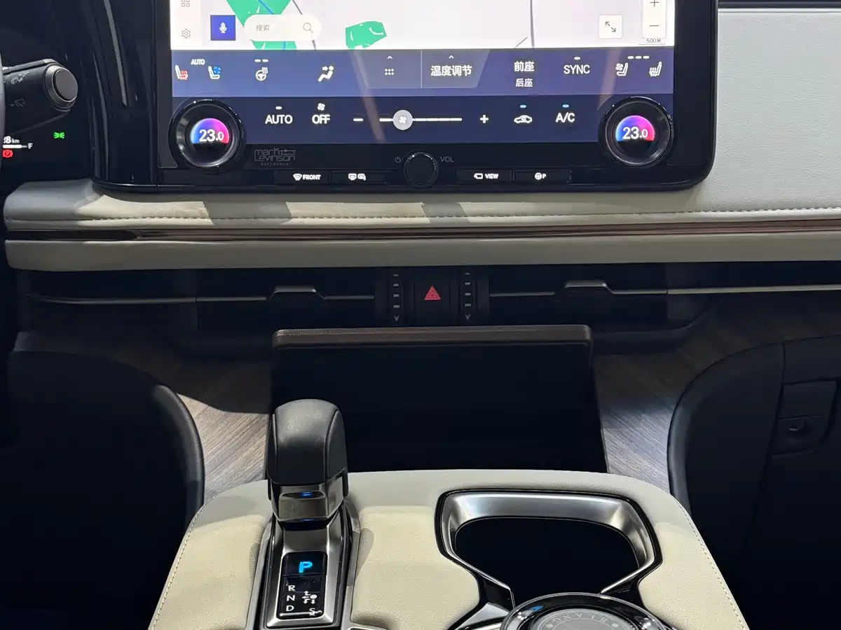 Lexus LM 2023 350h 7-Seater Elegance Edition фото 13