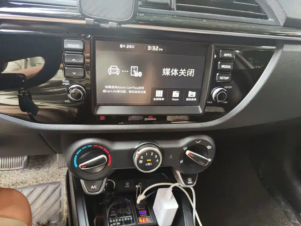 Kia K2 2018 2017 Sedan 1.4L AT 15th Anniversary Special Edition GLS