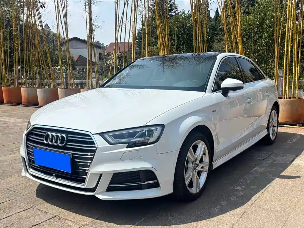 Audi A3 2019 Limousine 35 TFSI Progressive China VI