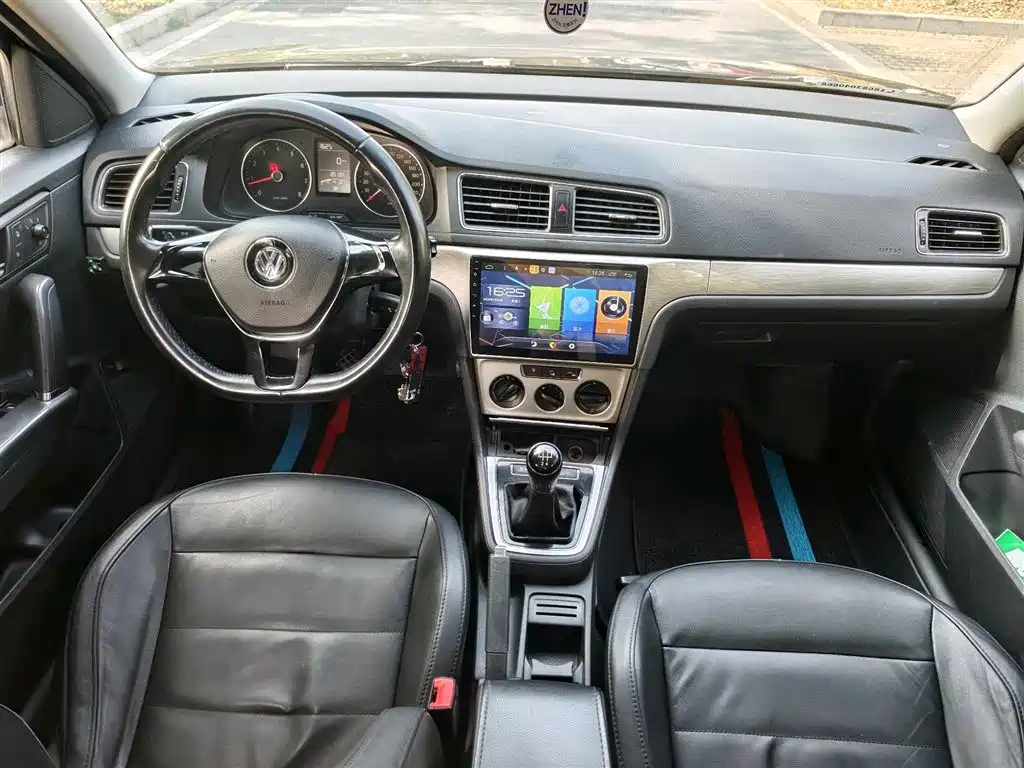 Volkswagen Lavida 2013 Facelift Classic 1.6L Manual Comfort фото 9